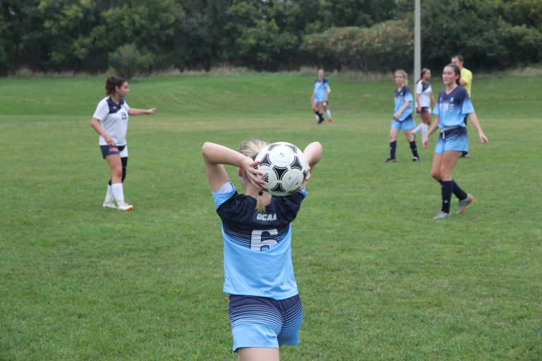 Derkach scores late to give Bruins win over UTM Sheridan Sun